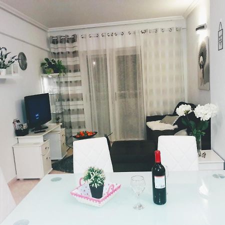 Apartament Margaret Torrevieja Dış mekan fotoğraf